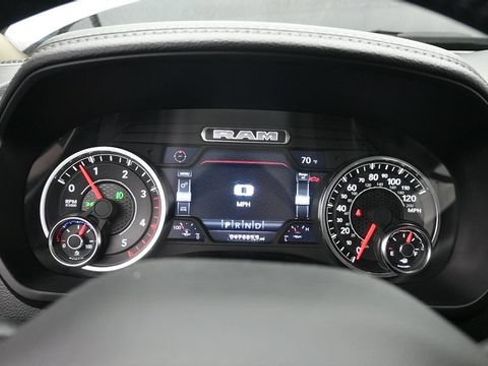 Used 2024 RAM 2500 Laramie AWD/4WD image 18