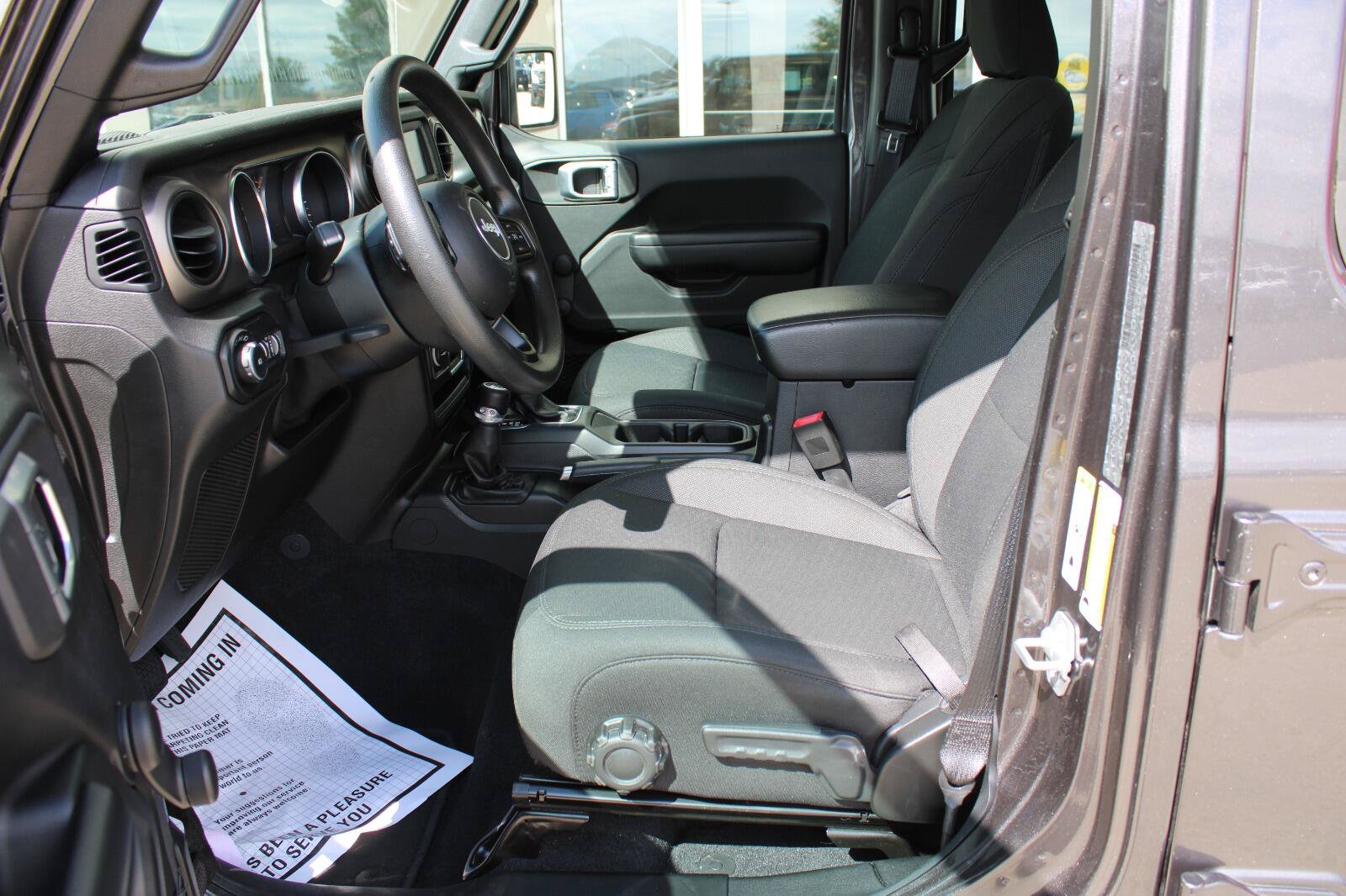 Used 2018 Jeep Wrangler Unlimited Sport AWD/4WD image 11