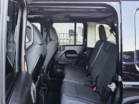 New 2026 Jeep Wrangler Unlimited Rubicon w/ Technology Group image 18