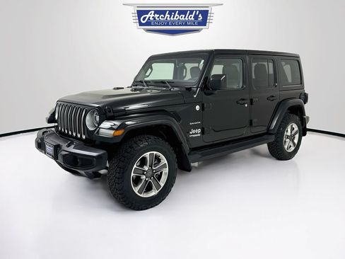 Used 2019 Jeep Wrangler Unlimited Sahara w/ Uconnect 4C Nav & Sound Group AWD/4WD image 3