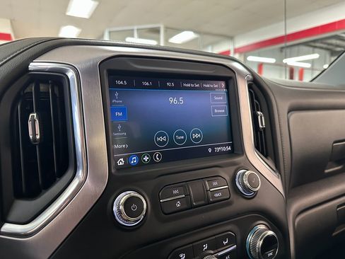 Used 2020 GMC Sierra 1500 Elevation w/ Elevation Value Package image 22