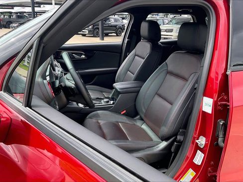 Used 2025 Chevrolet Blazer RS image 8