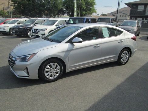 Used 2019 Hyundai Elantra SE image 3