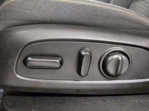 Used 2018 GMC Terrain SLE w/ Driver Convenience Package FWD image 16