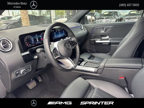 Used 2025 Mercedes-Benz GLA 250 4MATIC w/ Winter Package image 11