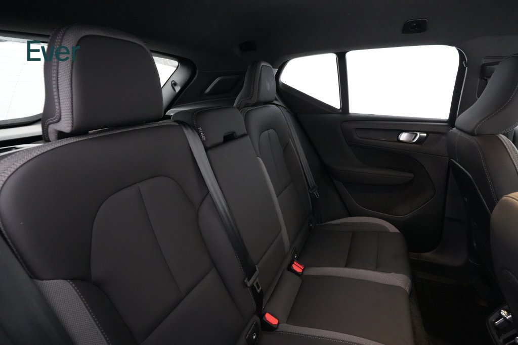 Used 2024 Volvo XC40 Recharge Core w/ Protection Package Premier AWD/4WD image 5