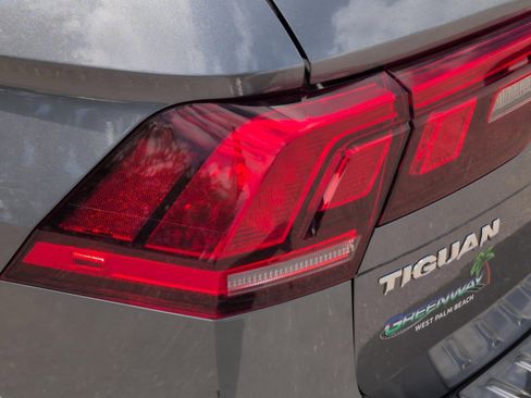 Used 2021 Volkswagen Tiguan S image 20
