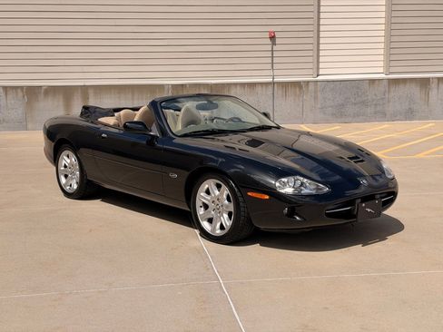 Used 2000 Jaguar XK8 Convertible RWD image 1