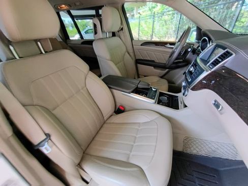 Used 2015 Mercedes-Benz GL 450 4MATIC image 54
