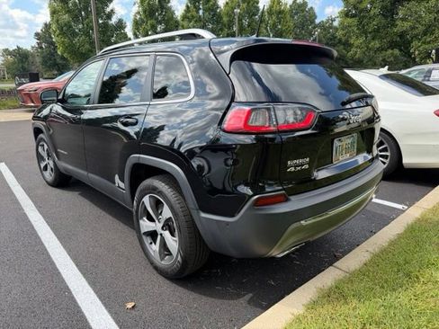 Used 2019 Jeep Cherokee Limited w/ Technology Group AWD/4WD image 8