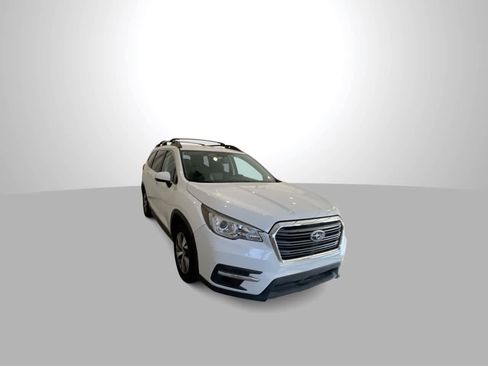 Used 2019 Subaru Ascent Premium image 2