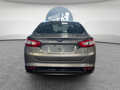 Used 2014 Ford Fusion SE w/ Equipment Group 202A image 5