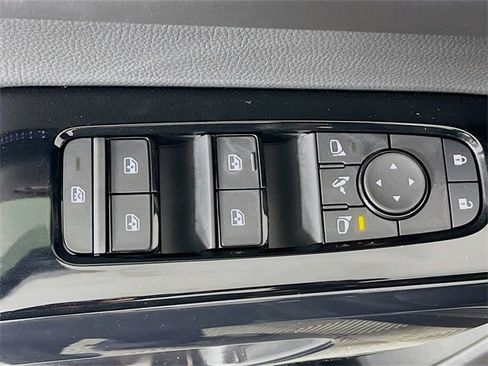 New 2026 Nissan Pathfinder Platinum image 17