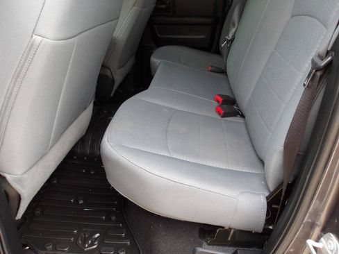 Used 2017 RAM 1500 Express w/ Express Value Package AWD/4WD image 23