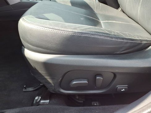 Used 2018 Subaru Forester 2.5i Touring AWD/4WD image 14