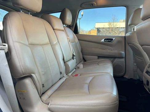 Used 2017 Nissan Pathfinder SL w/ SL Tech Package image 12