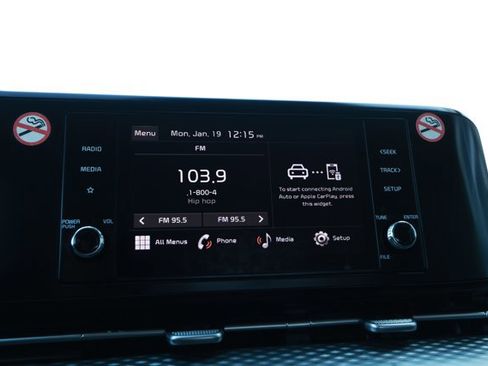 Used 2024 Kia Carnival LX image 16