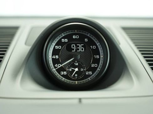 New 2025 Porsche Macan image 35