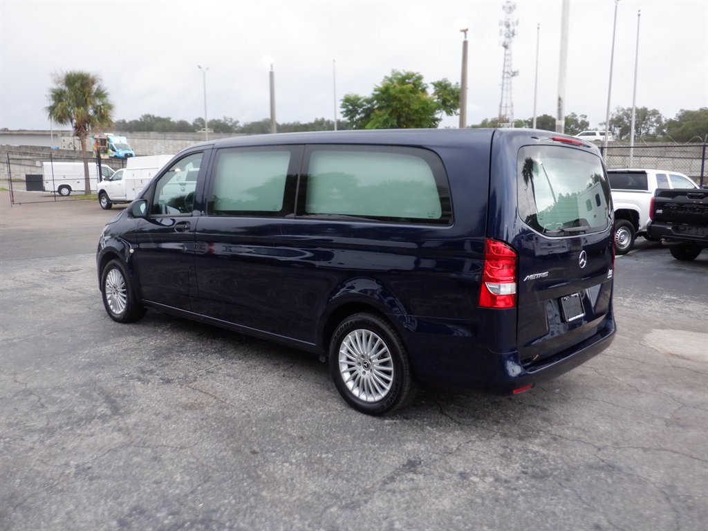 Used 2022 Mercedes-Benz Metris image 3