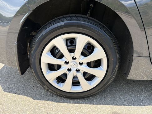 Used 2025 Toyota Corolla LE FWD image 16