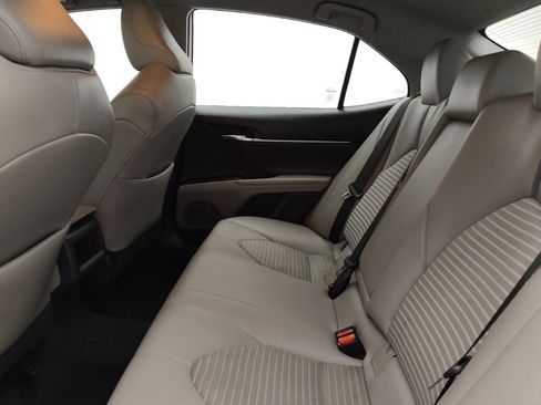 Used 2021 Toyota Camry SE FWD image 18