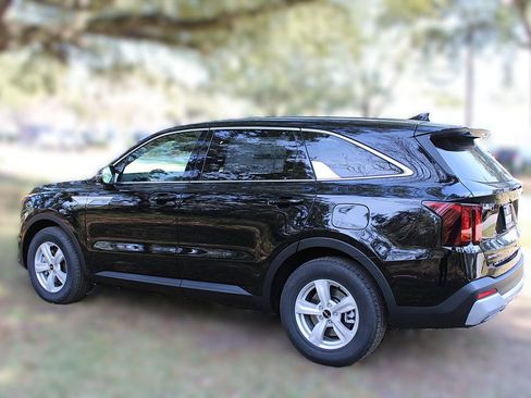 New 2026 Kia Sorento LX image 14