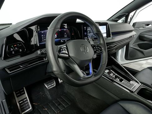 Used 2023 Volkswagen Golf R image 4