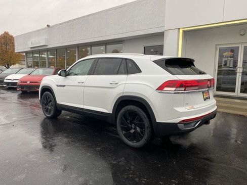 New 2026 Volkswagen Atlas Cross Sport SE image 11