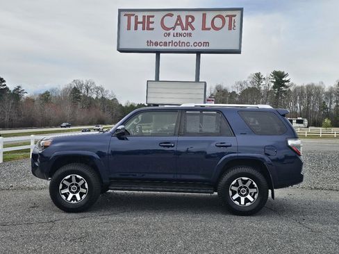 Used 2017 Toyota 4Runner SR5 image 2