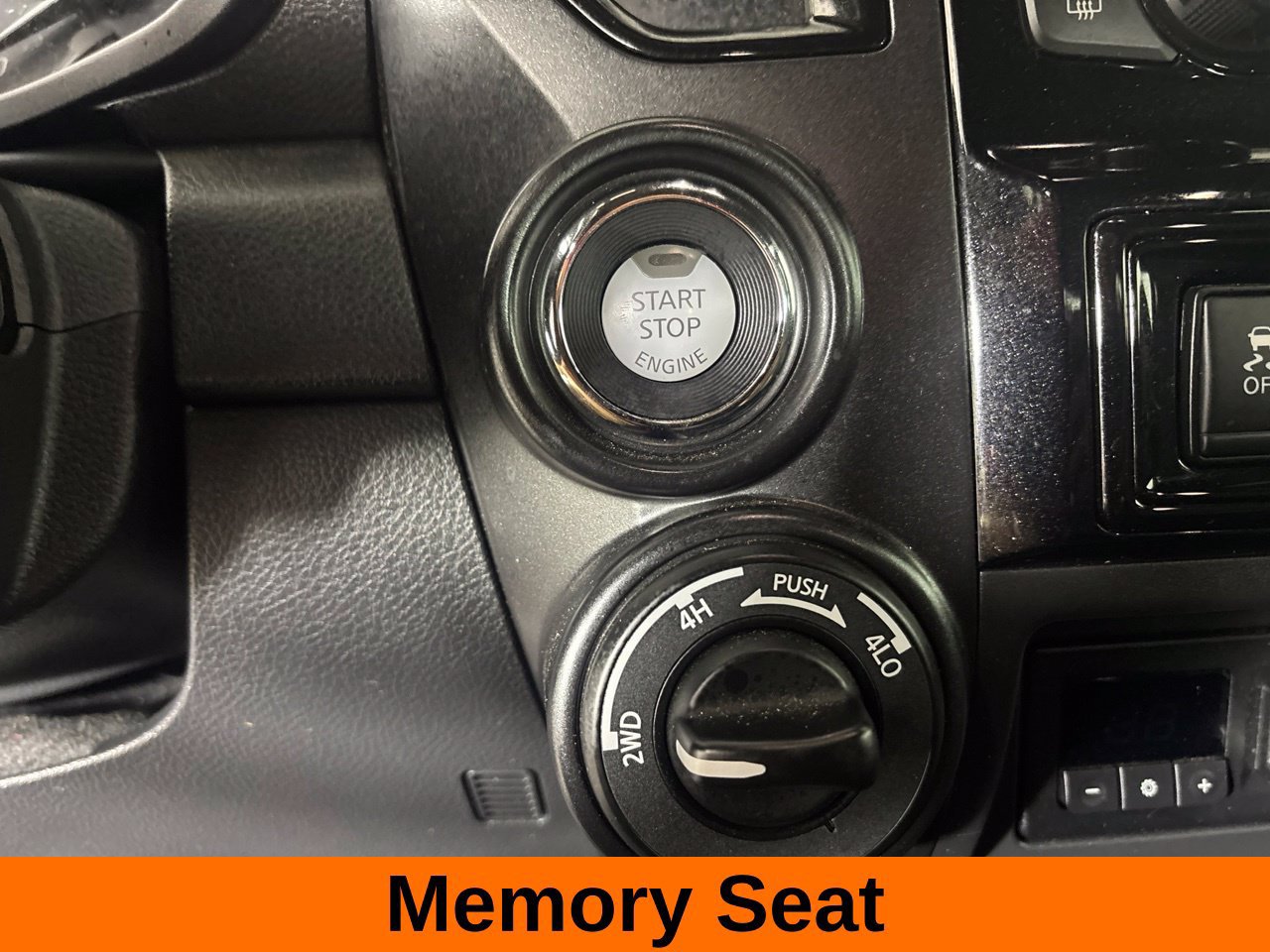 Used 2022 Nissan Titan PRO-4X w/ Pro-4x Convenience Package AWD/4WD image 19