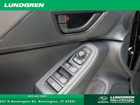 Used 2024 Subaru Crosstrek 2.0i Premium image 11