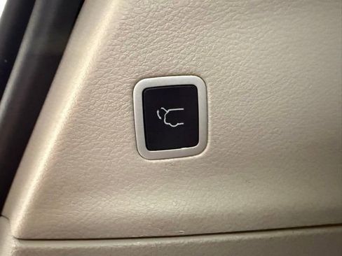 Used 2024 Chrysler Pacifica Limited image 28