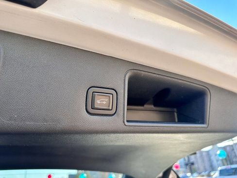 Used 2020 GMC Terrain SLT w/ Preferred Package image 24