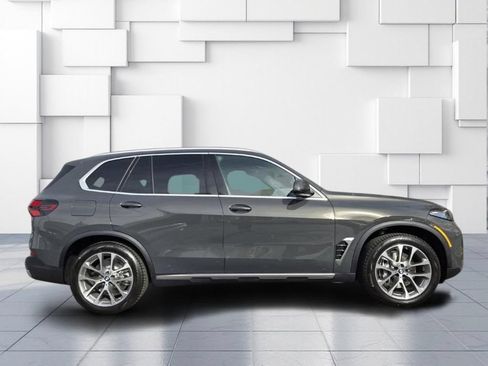 Used 2026 BMW X5 xDrive50e w/ Premium Package AWD/4WD image 4