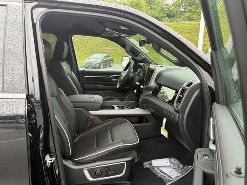 New 2026 RAM 1500 Laramie AWD/4WD image 30