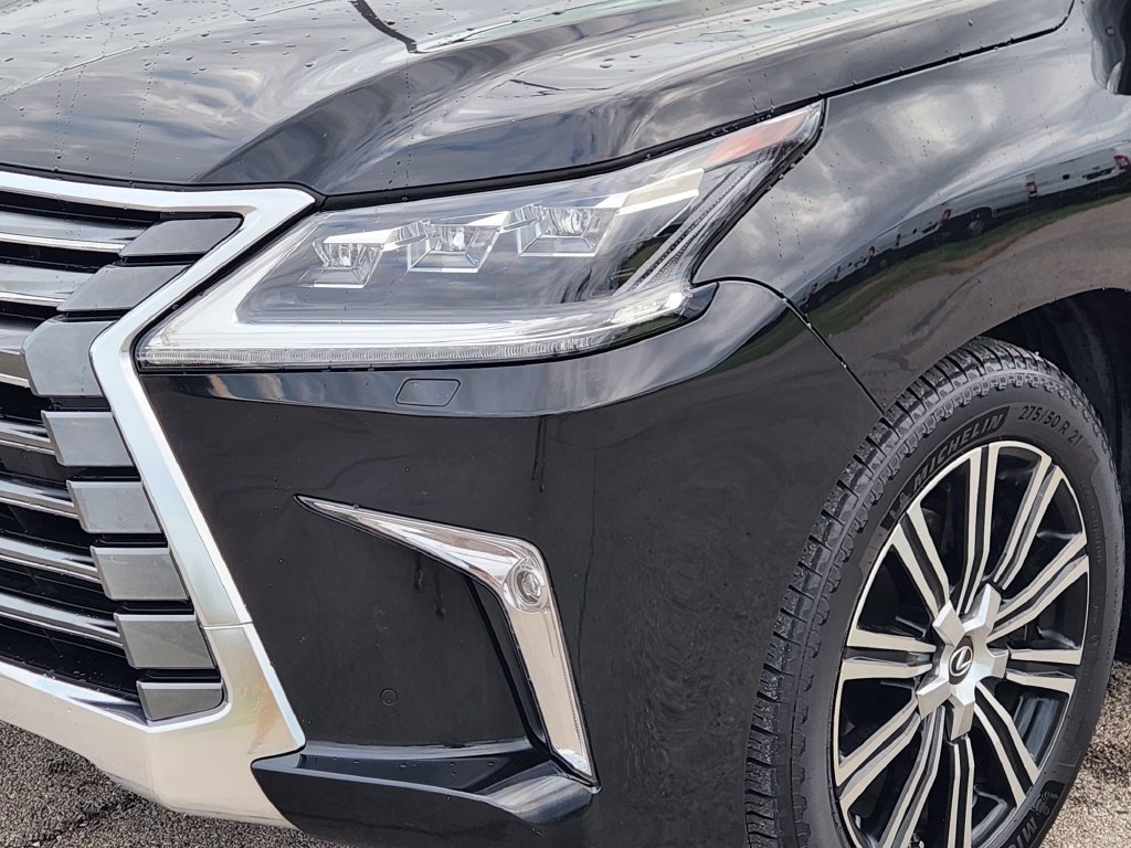 Used 2020 Lexus LX 570 4WD w/ Luxury Package image 8