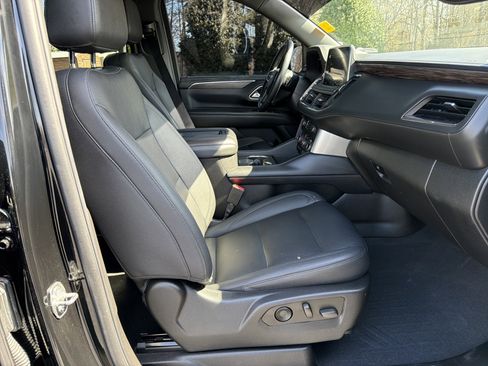 Used 2022 Chevrolet Suburban LT image 13