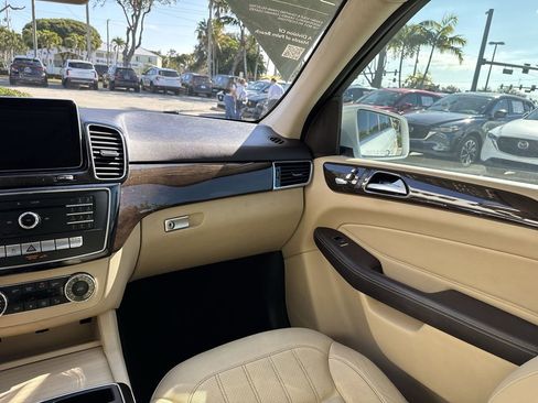Used 2016 Mercedes-Benz GLE 350 w/ Premium Package image 15