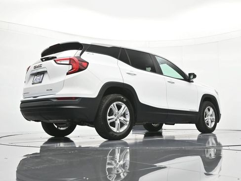 Used 2024 GMC Terrain SLE AWD/4WD image 39