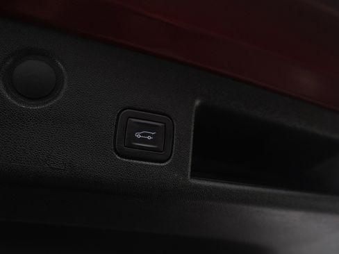 Used 2018 Chevrolet Equinox LT w/ Sun & Infotainment Package image 19