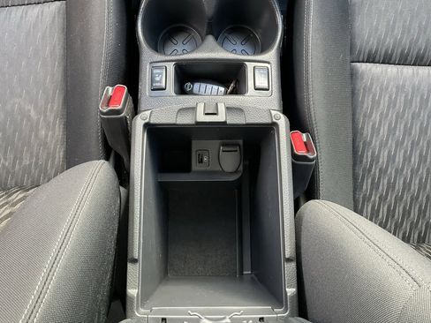 Used 2018 Nissan Rogue SV image 44