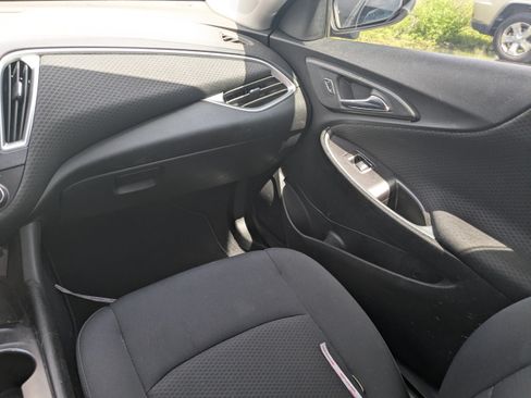 Used 2017 Chevrolet Malibu LS FWD image 13