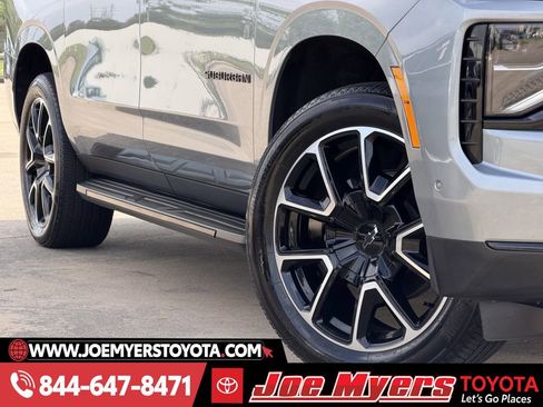 Used 2025 Chevrolet Suburban RST w/ Comfort Package image 12