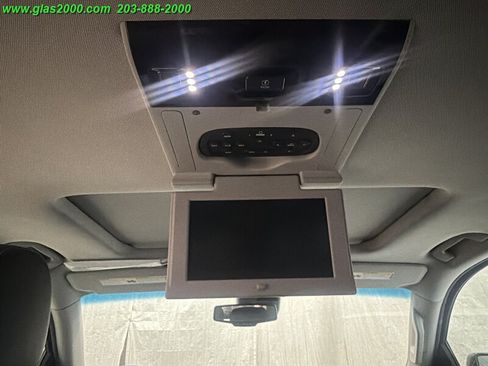 Used 2015 Chevrolet Suburban LT AWD/4WD image 29