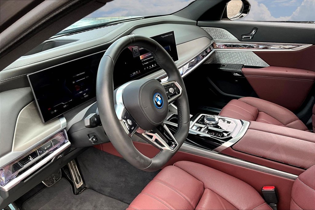 Used 2023 BMW i7 xDrive60 AWD/4WD image 17