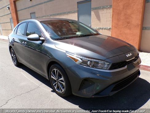 Used 2024 Kia Forte LXS FWD image 1