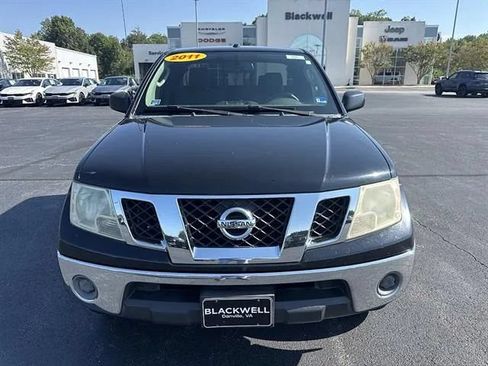 Used 2011 Nissan Frontier SV w/ SV Premium Utility Pkg AWD/4WD image 2