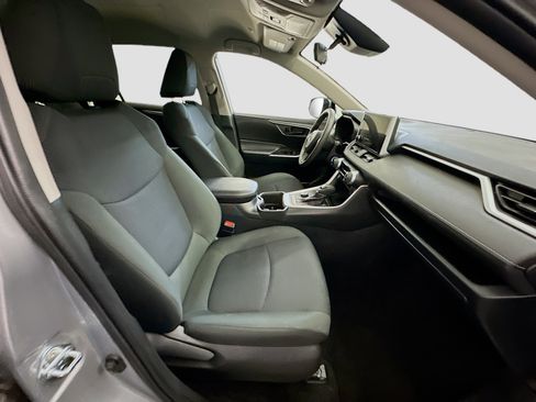 Used 2025 Toyota RAV4 LE image 32