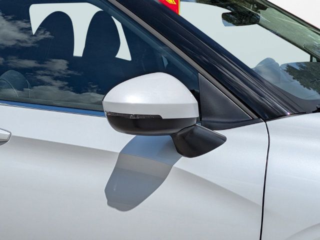 New 2026 Mitsubishi Outlander ES FWD image 12