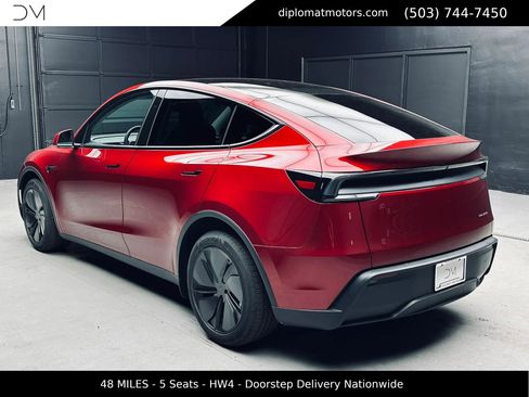 Used 2026 Tesla Model Y AWD image 4